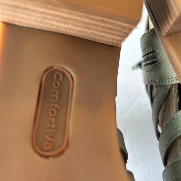 Comfortiva NIB Guille Blossom” Sandal Sage Colored Leather - Picture 3 of 7